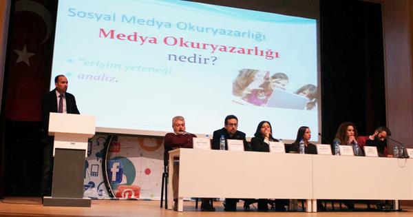 EMU Academic Staff Members Held a Workshop on Social Media in Mersin